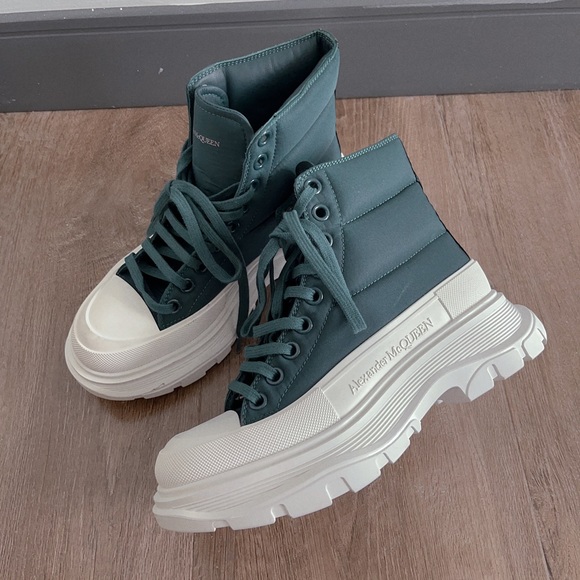 Alexander McQueen Shoes - Alexander McQueen sneakers